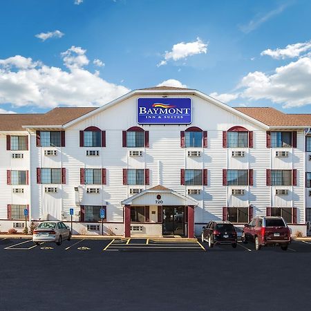 Baymont By Wyndham Cedar Rapids Hotel Екстериор снимка