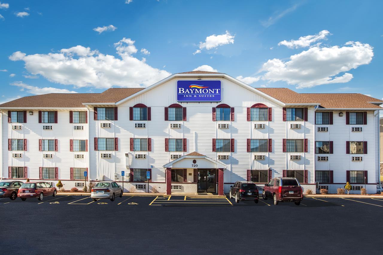 Baymont By Wyndham Cedar Rapids Hotel Екстериор снимка